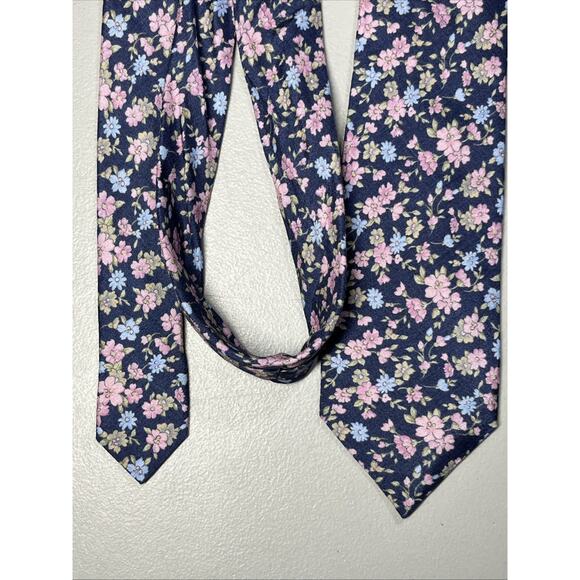 Paul Frederick Floral Print Silk Tie Mens Necktie Blue Pink 3" x 62" - Picture 3 of 9